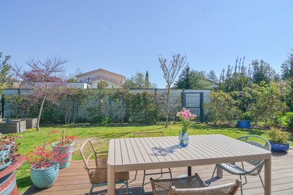 Maison Maison contemporaine de 2018 - 3 chambres avec garage - Quartier calme et résidentiel de "Corbiac" 105 m²