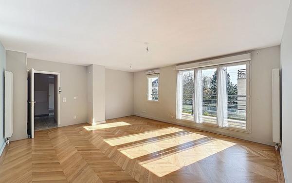 Appartement à vendre    3 pièces • 81,85 m2 Montigny-le-Bretonneux