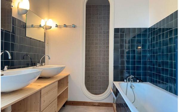 Maison à vendre    9 pièces •  Coulon