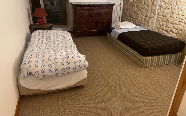 Maison à vendre    9 pièces •  Coulon