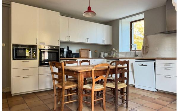 Maison à vendre    9 pièces •  Coulon