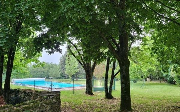 Maison à vendre    9 pièces •  Coulon