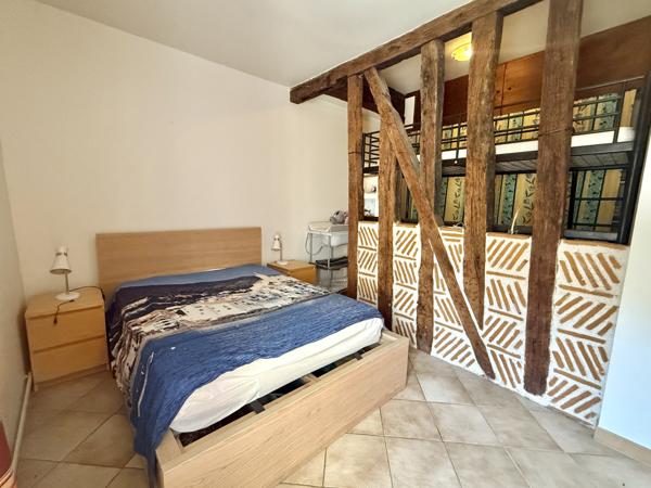 Agen (47000) AGEN Ravissant domaine avec manoir, maison de gardien, grange pour événements, rivière, lac