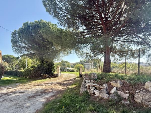 Agen (47000) AGEN Ravissant domaine avec manoir, maison de gardien, grange pour événements, rivière, lac