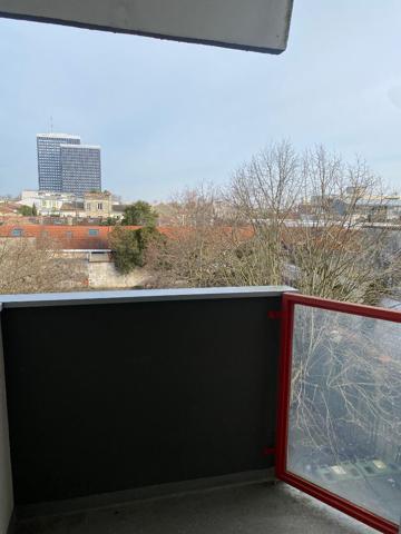 STUDIO  AVEC BALCON - BORDEAUX AVENUE D ARES