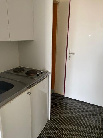 STUDIO  AVEC BALCON - BORDEAUX AVENUE D ARES