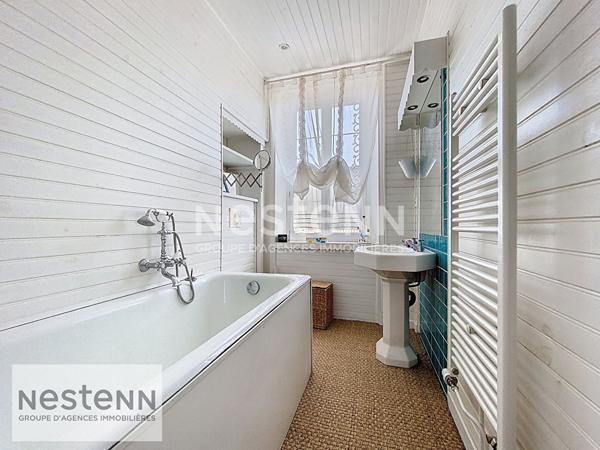 MAISON 4 CHAMBRES A BOUIN (85230)