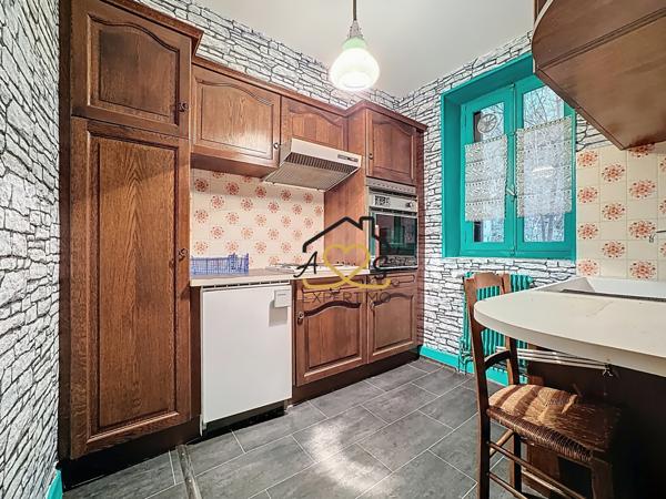 Saint-Dier-d'Auvergne (63520) Petite maison avec dépendances - Parcelles boisées et Pré