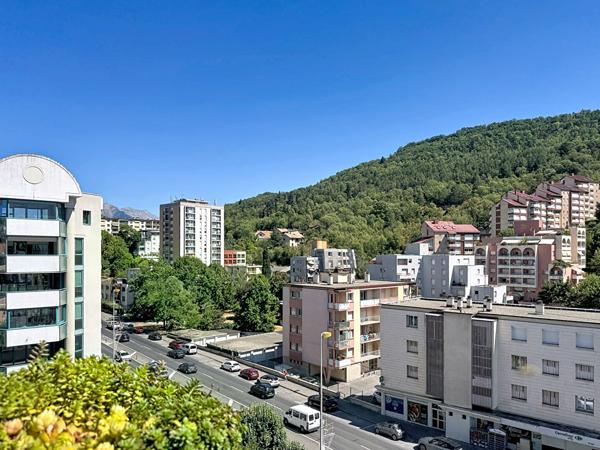 Appartement 4 pièces 90.89 m2