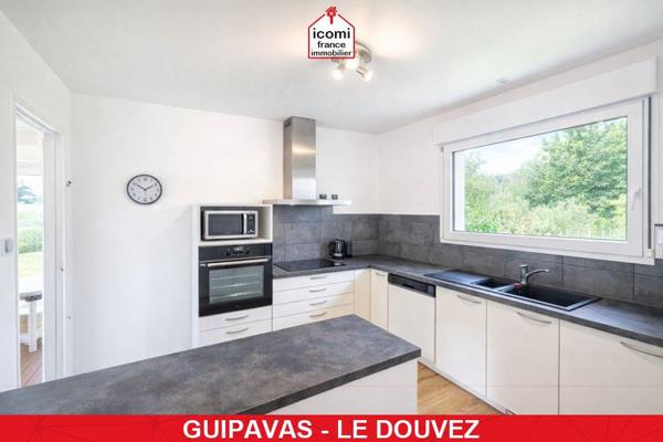 A VENDRE - PROPRIETE T7 DE 250 M² SUR 4000M² DE TERRAIN - VUE MER - TERRAIN ARBORE - SUITE EN RDJ - CALME ET QUIETUDE - RARE