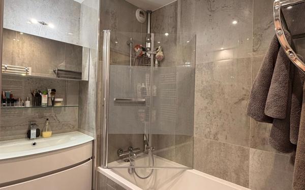 Appartement à louer    4 pièces • 82,57 m2 Montrouge
