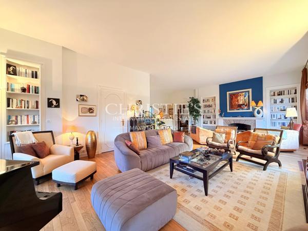 Élégance Intemporelle au Bord de la Charente