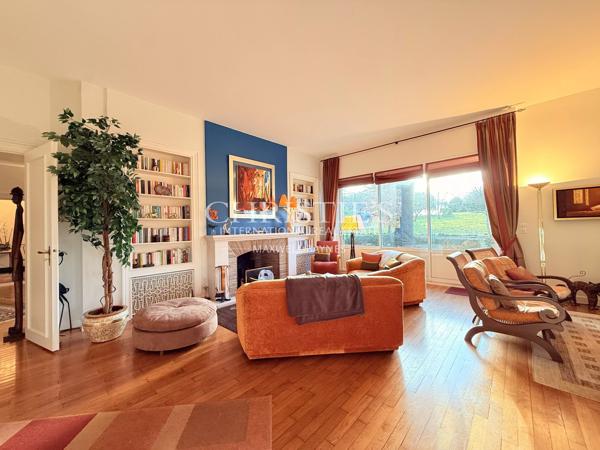 Élégance Intemporelle au Bord de la Charente