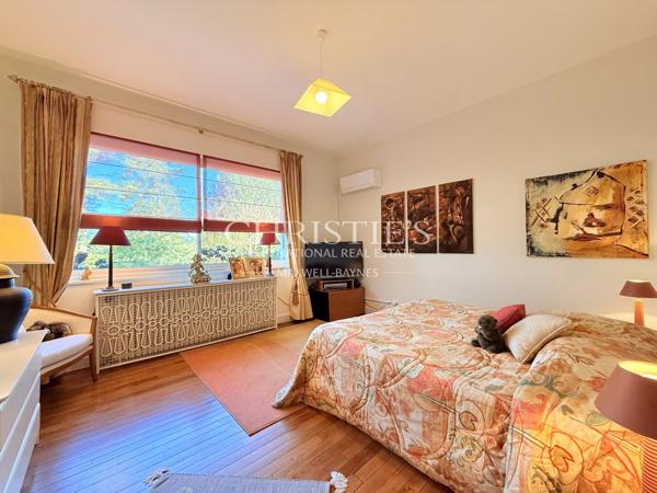 Élégance Intemporelle au Bord de la Charente