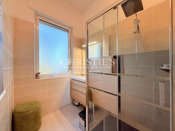 Élégance Intemporelle au Bord de la Charente