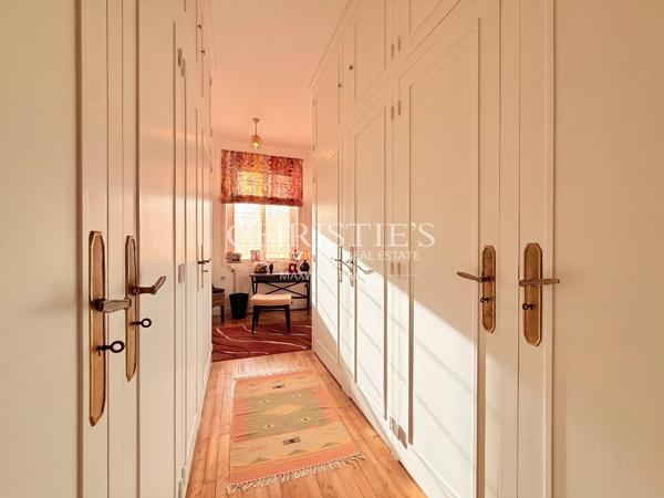 Élégance Intemporelle au Bord de la Charente