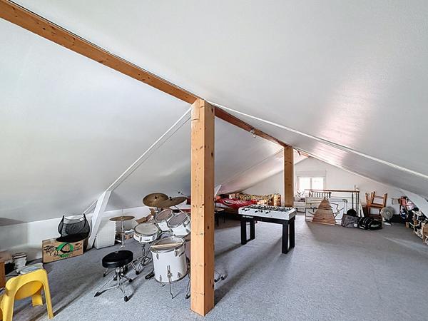 Maison contemporaine de 190 m² sur 1100 m² de terrain avec piscine et haute performance énergétique