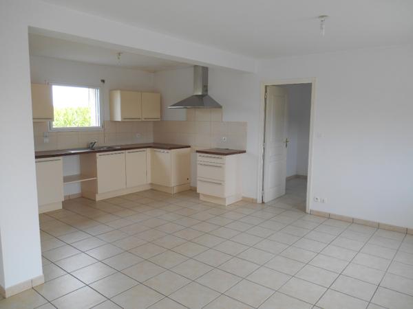 Location maison à Guiclan, 3 pièces 100.12m²