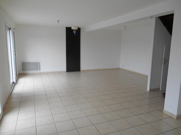 Location maison à Guiclan, 3 pièces 100.12m²