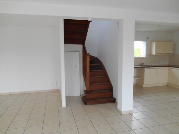 Location maison à Guiclan, 3 pièces 100.12m²