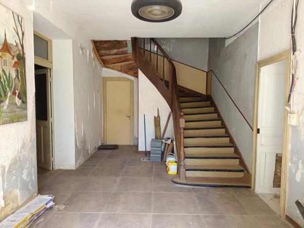 Magnifique ancien bâtiment thermal à potentiel exceptionnel – 1 000 m² sur 1,5 ha