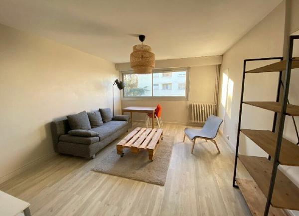 Appartement à louer    1 pièce •  Talence