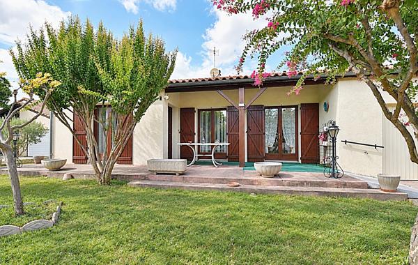 LESPINASSE – MAISON INDIVIDUELLE DE PLAIN-PIED 107 M² – 3 CHAMBRES – TERRAIN 740 M² – GRAND GARAGE