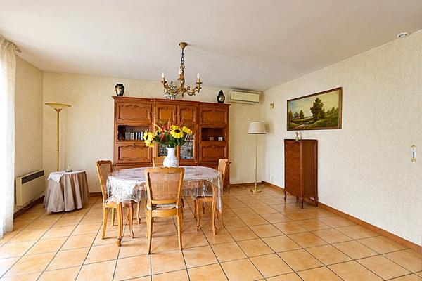 LESPINASSE – MAISON INDIVIDUELLE DE PLAIN-PIED 107 M² – 3 CHAMBRES – TERRAIN 740 M² – GRAND GARAGE