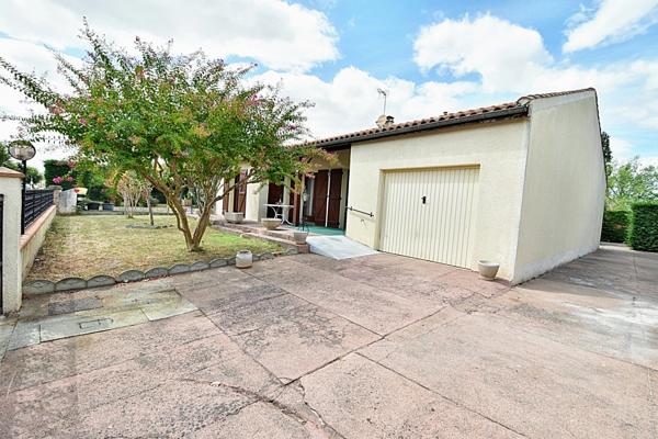 LESPINASSE – MAISON INDIVIDUELLE DE PLAIN-PIED 107 M² – 3 CHAMBRES – TERRAIN 740 M² – GRAND GARAGE