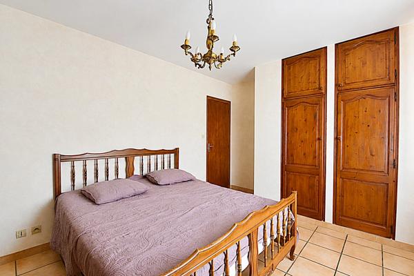 LESPINASSE – MAISON INDIVIDUELLE DE PLAIN-PIED 107 M² – 3 CHAMBRES – TERRAIN 740 M² – GRAND GARAGE