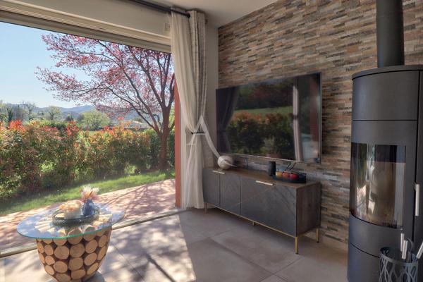 VILLA LUMINEUSE AU CALME DANS RESIDENCE SECURISEE AVEC PISCINE