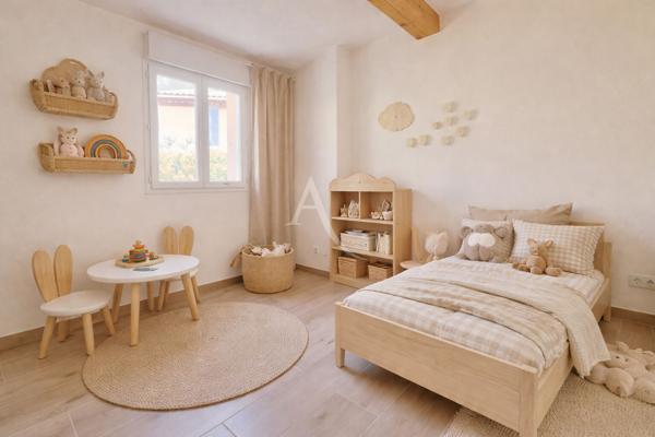 VILLA LUMINEUSE AU CALME DANS RESIDENCE SECURISEE AVEC PISCINE