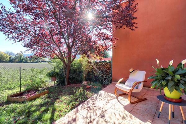 VILLA LUMINEUSE AU CALME DANS RESIDENCE SECURISEE AVEC PISCINE