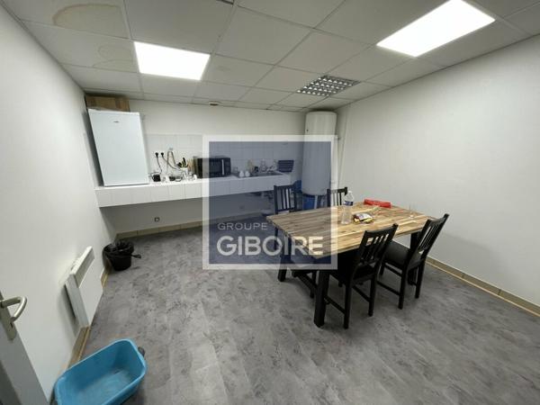 Local d'activites 600 m² à louer CESSON SEVIGNE (réf : 35.4609)