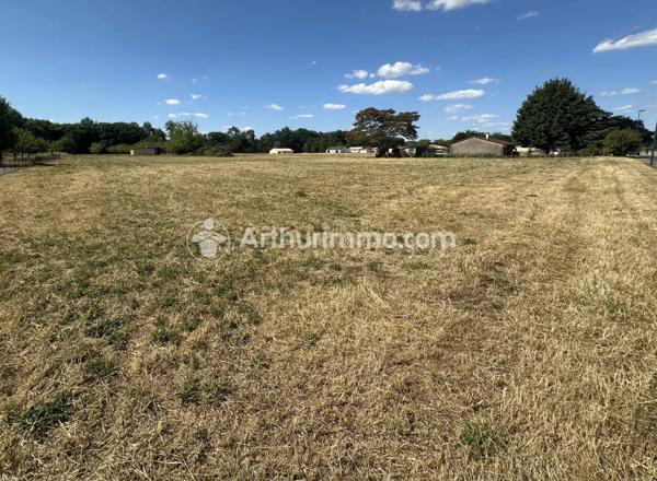 Vente Terrain 2500 m2 à Saint-Astier