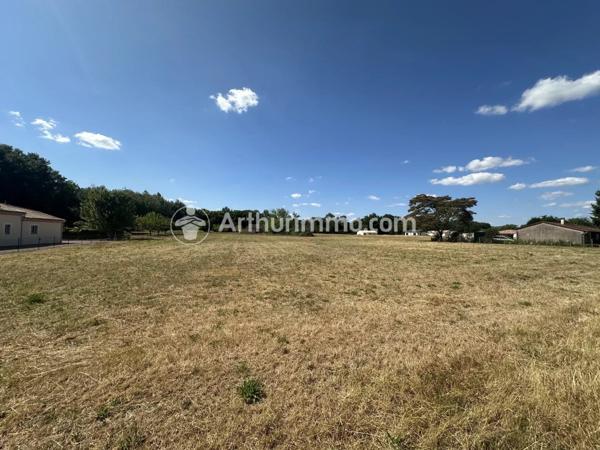 Vente Terrain 2500 m2 à Saint-Astier