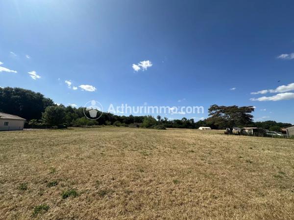 Vente Terrain 2500 m2 à Saint-Astier