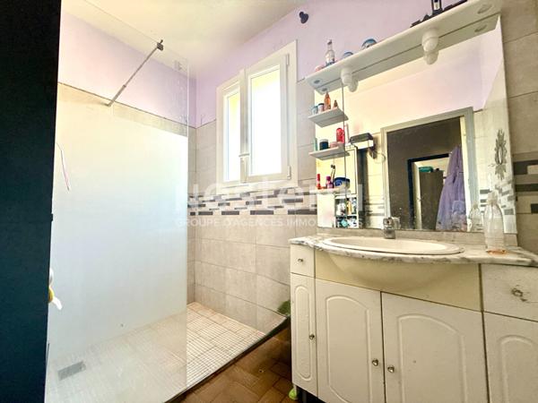 A VENDRE : MAISON FAMILIALE SPACIEUSE ET CONFORTABLE DANS UN QUARTIER CALME