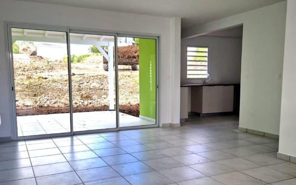 Maison à louer    4 pièces •  Le Diamant