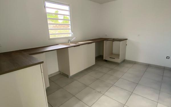 Maison à louer    4 pièces •  Le Diamant