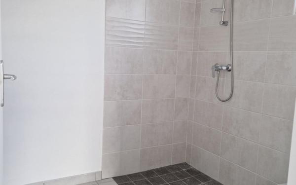 Maison à louer    4 pièces •  Le Diamant