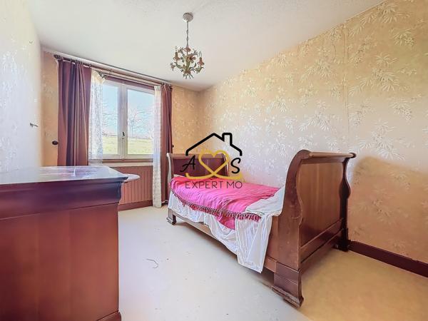 Courpière (63120) Maison à rénover sur grand terrain à Courpière