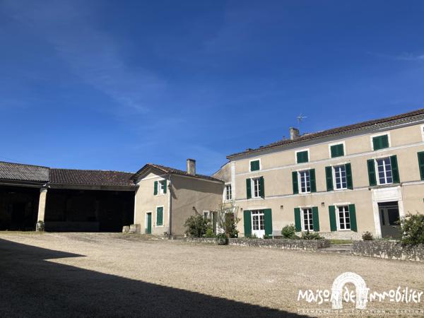 Location Grande maison Charentaise - 220m² - 5 pièces - jardin et dépendances - VAL DE COGNAC