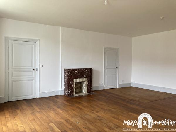 Location Grande maison Charentaise - 220m² - 5 pièces - jardin et dépendances - VAL DE COGNAC