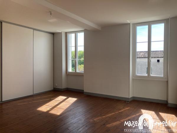 Location Grande maison Charentaise - 220m² - 5 pièces - jardin et dépendances - VAL DE COGNAC