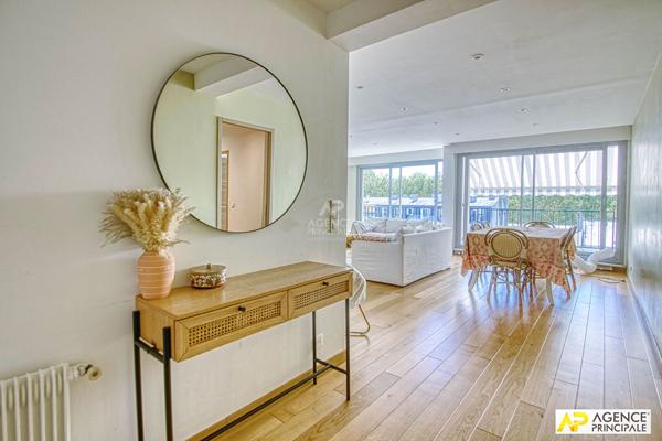 Versailles Montreuil / Parc de Mme Elisabeth - Appartement 4 pièces 110 m² carrez situé au 4ème étage avec ascenseur, cave et box 880 000 € **  - Référence  28188