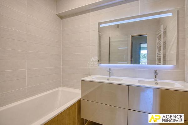 Versailles Montreuil / Parc de Mme Elisabeth - Appartement 4 pièces 110 m² carrez situé au 4ème étage avec ascenseur, cave et box 880 000 € **  - Référence  28188