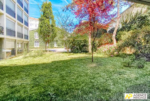 Versailles Montreuil / Parc de Mme Elisabeth - Appartement 4 pièces 110 m² carrez situé au 4ème étage avec ascenseur, cave et box 880 000 € **  - Référence  28188