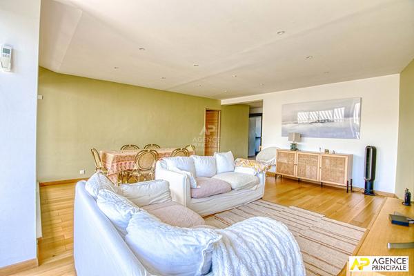 Versailles Montreuil / Parc de Mme Elisabeth - Appartement 4 pièces 110 m² carrez situé au 4ème étage avec ascenseur, cave et box 880 000 € **  - Référence  28188