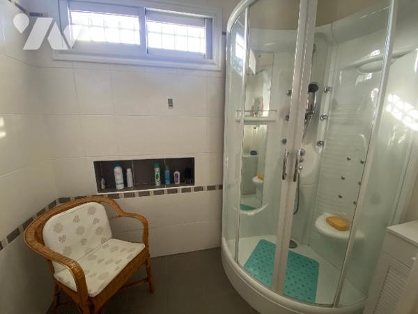 Villa de 139m² habitables sur terrain clos de 2 165m² - Vue imprenable sur la Vallée